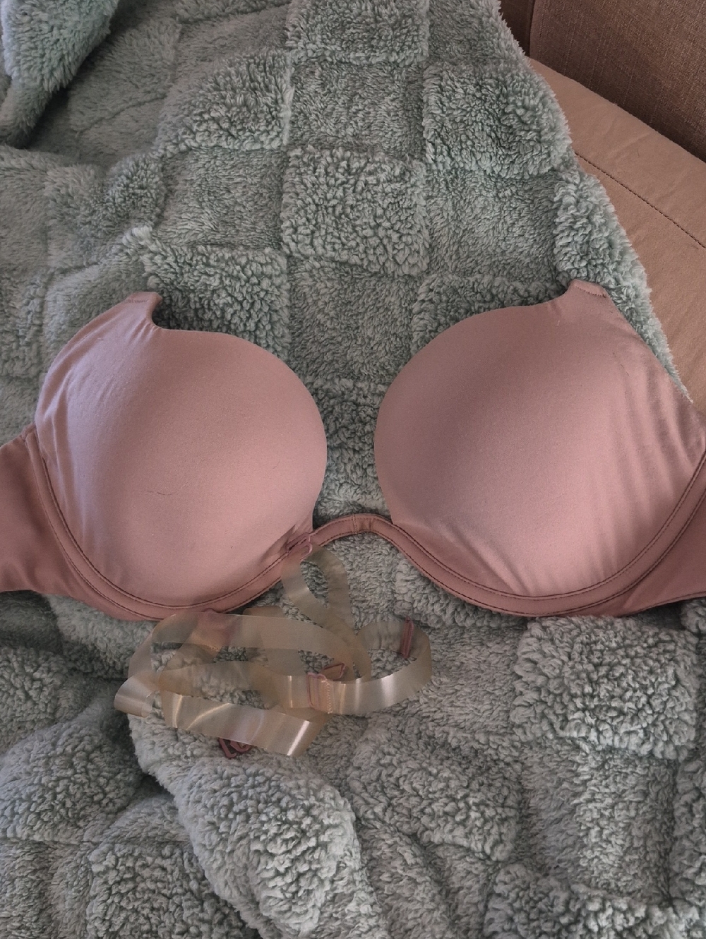 VENUS Plunge Push-Up Bra Clear Straps Sz 36D